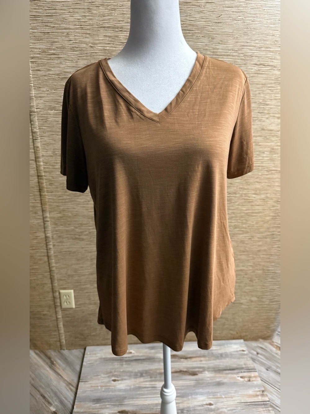 MOD REF T-Shirt Women’s Medium Tunic Brown Solid V-Neck Short Sleeve Modal Knit
